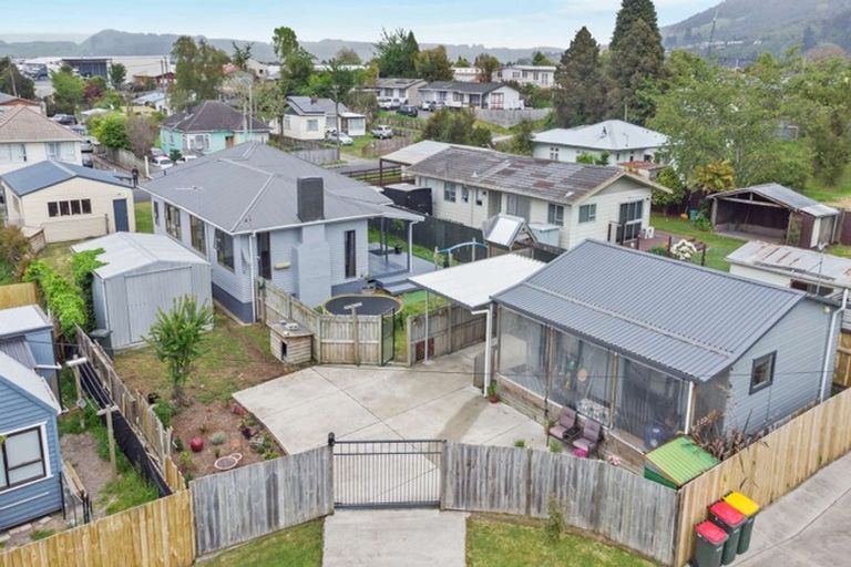 Photo of property in 8 Murray Road, Fairy Springs, Rotorua, 3015