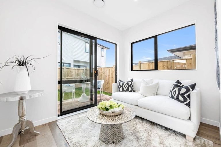 Photo of property in 15 Drumaness Road, Flat Bush, Auckland, 2019