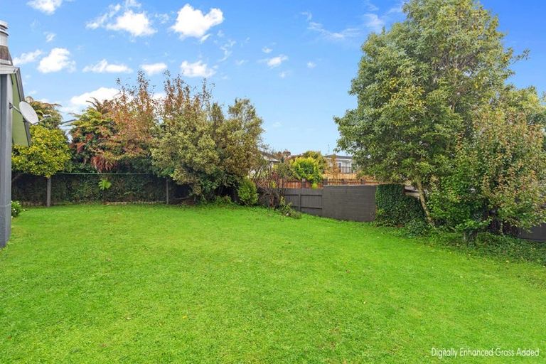 Photo of property in 4 Luxor Place, Pomare, Rotorua, 3015