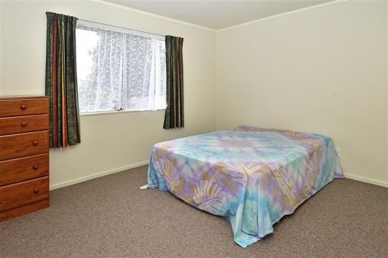 Photo of property in 24b Hatherley Place, Clendon Park, Auckland, 2103