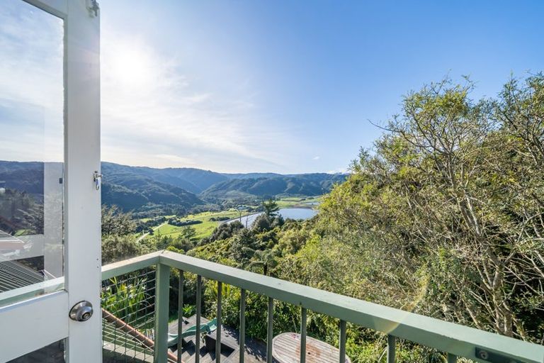 Photo of property in 1154e State Highway 2, Te Marua, Upper Hutt, 5018