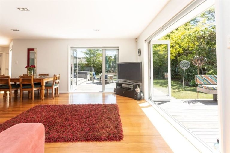 Photo of property in 43 Norwood Street, Beckenham, Christchurch, 8023