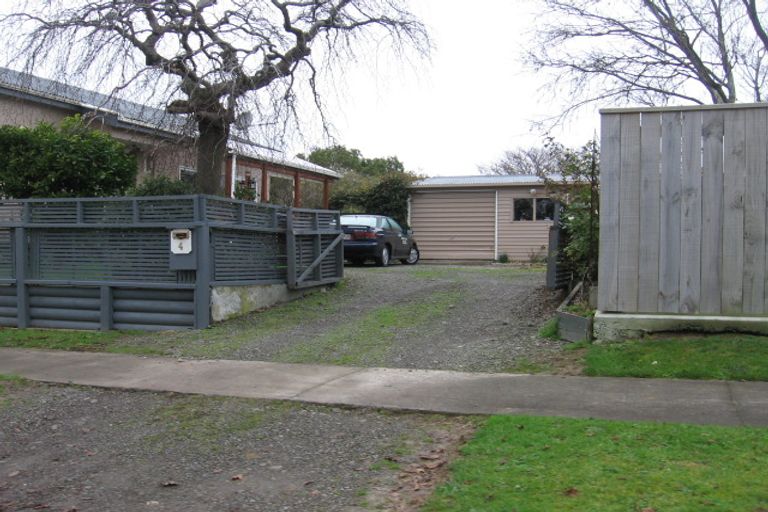 Photo of property in 4 Rosalie Terrace, Kelvin Grove, Palmerston North, 4414