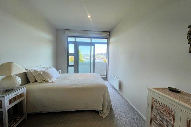 Photo of property in Beau Port Apartments, 30 The Crescent, Roseneath, Wellington, 6011