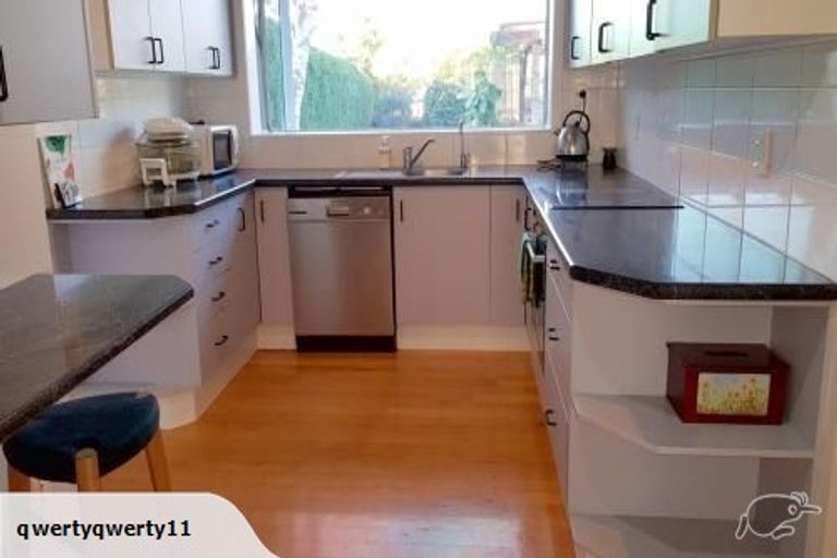 Photo of property in 17 The Boulevard, Sunnyhills, Auckland, 2010