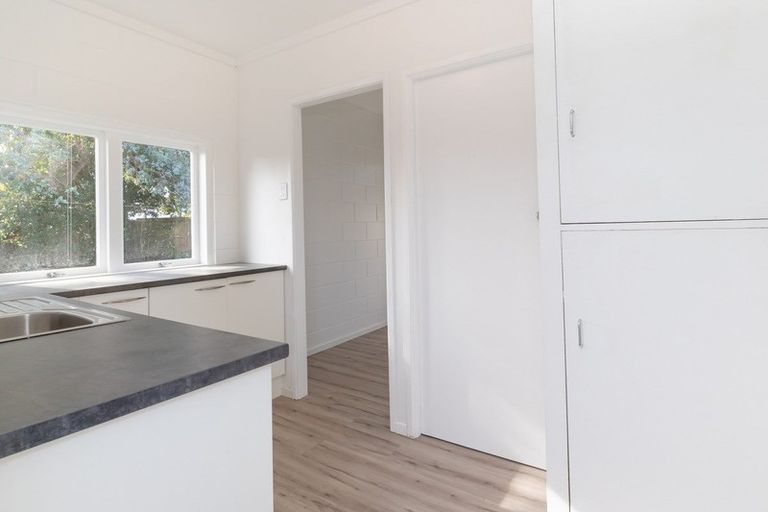 Photo of property in 34 Hellyers Street, Birkdale, Auckland, 0626