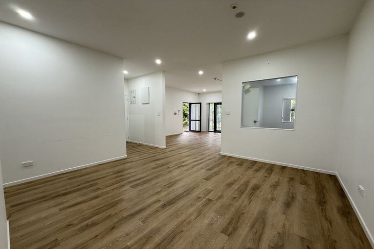 Photo of property in 152 Triangle Road, Massey, Auckland, 0614