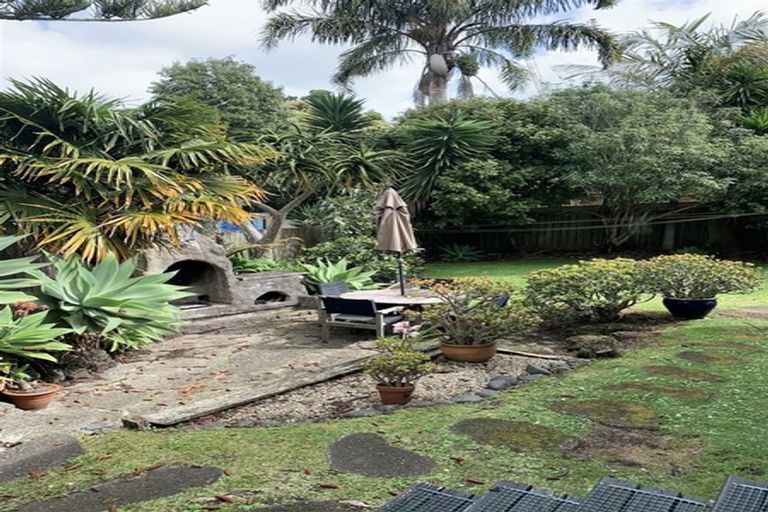 Photo of property in 2/31 Lake Road, Devonport, Auckland, 0624