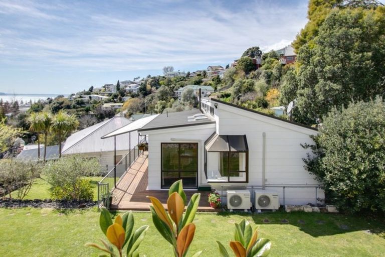 Photo of property in 27 Goldsmith Road, Hospital Hill, Napier, 4110