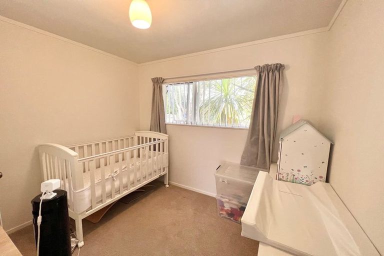 Photo of property in 1/89 Woodglen Road, Glen Eden, Auckland, 0602