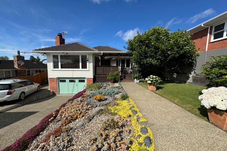 Photo of property in 25 Jaemont Avenue, Te Atatu South, Auckland, 0610