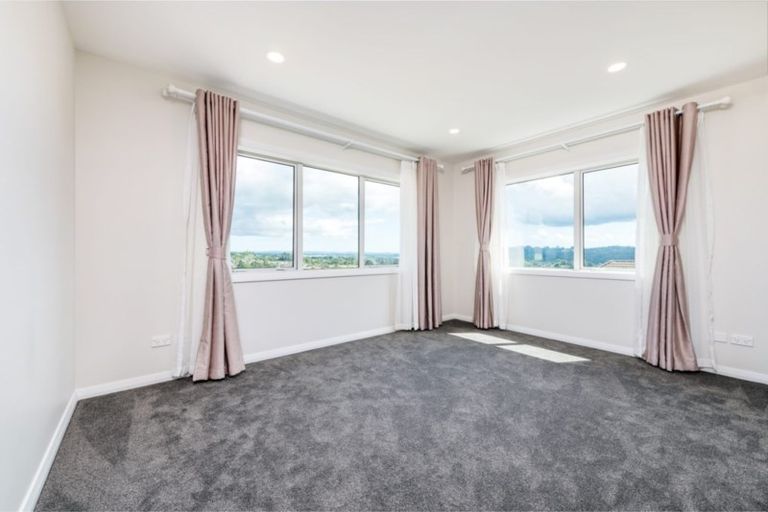 Photo of property in 22 Mackay Drive, Greenhithe, Auckland, 0632