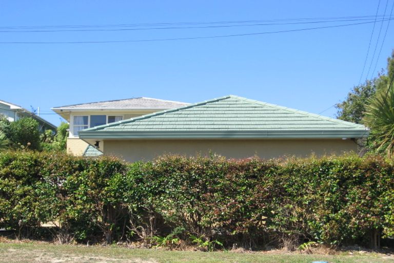 Photo of property in 557 Beach Road, Murrays Bay, Auckland, 0630