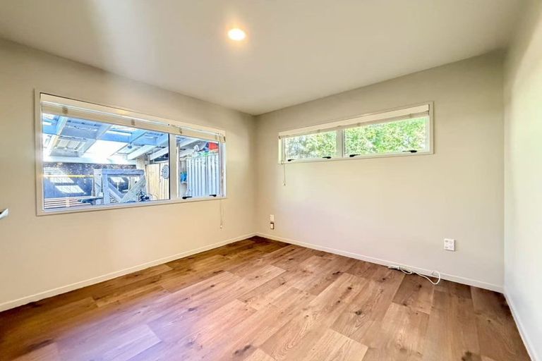 Photo of property in 13a King Richard Place, Browns Bay, Auckland, 0630