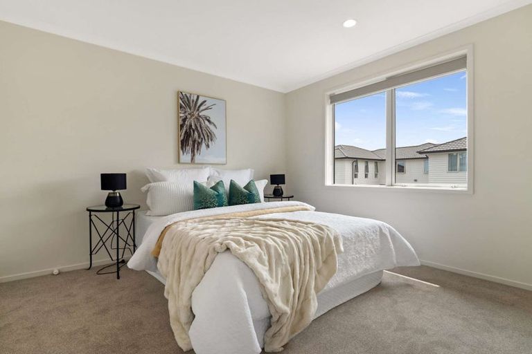 Photo of property in 18 Akeake Lane, Manurewa, Auckland, 2102