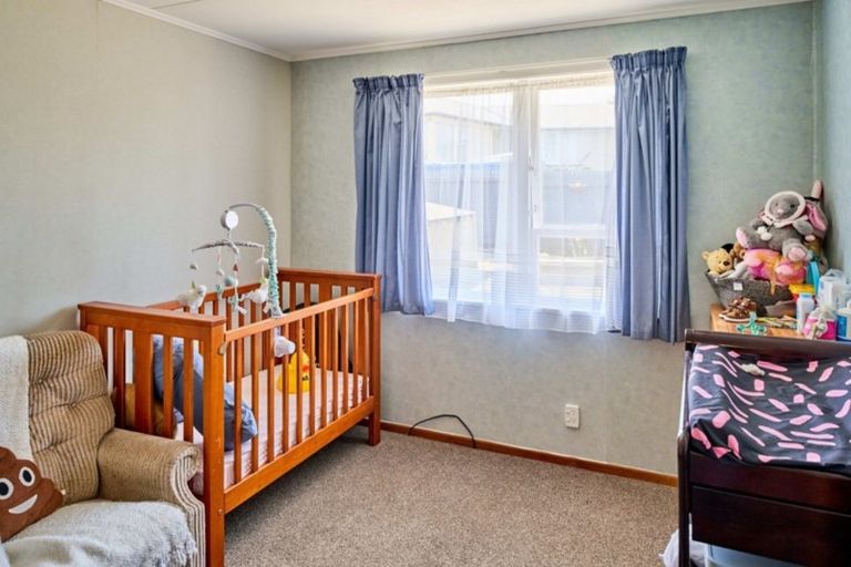 Photo of property in 9 Falcon Street, Cannons Creek, Porirua, 5024