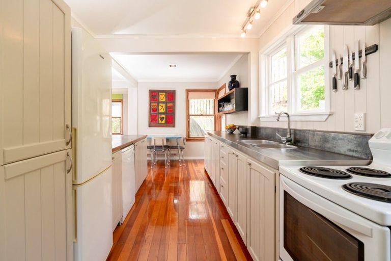 Photo of property in 38 Sidlaw Street, Strathmore Park, Wellington, 6022