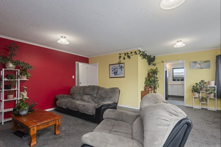 Photo of property in 9a Rolleston Street, Hokowhitu, Palmerston North, 4410