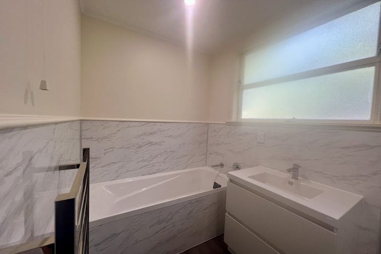 Photo of property in 6 Barberry Grove, Maungaraki, Lower Hutt, 5010