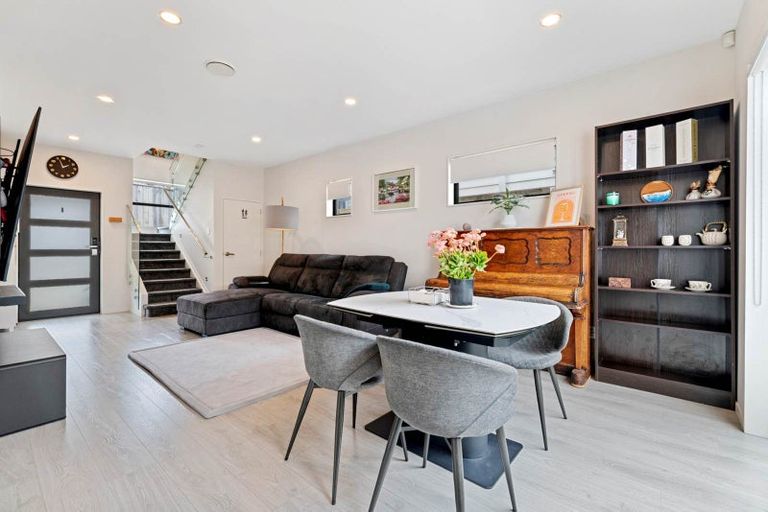 Photo of property in 61d Hillcrest Road, Papatoetoe, Auckland, 2025