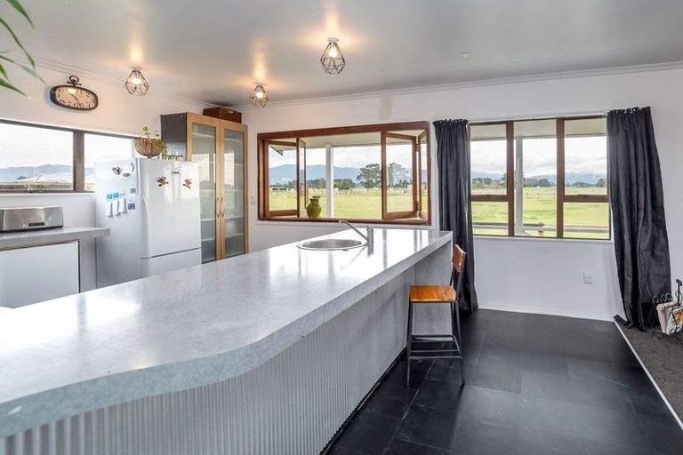 Photo of property in 90 Settlement Road, Morison Bush, Greytown, 5794