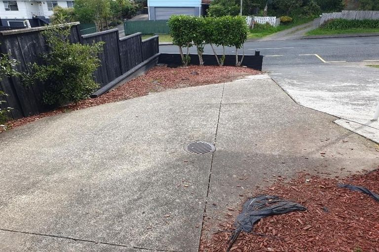 Photo of property in 34 Kemp Road, Massey, Auckland, 0614