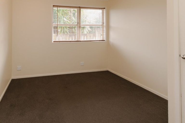 Photo of property in 22 Sycamore Drive, Sunnynook, Auckland, 0620