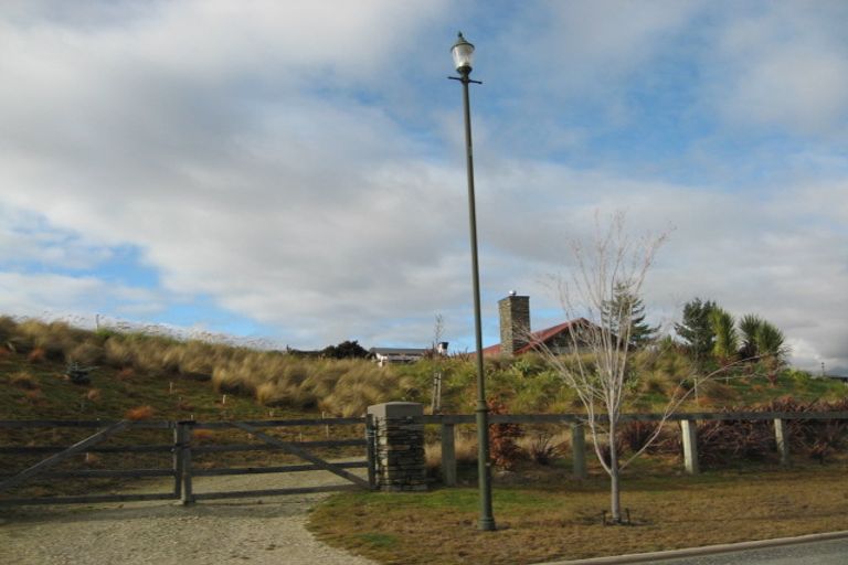 Photo of property in 8 Briar Bank Drive, Wanaka, 9305