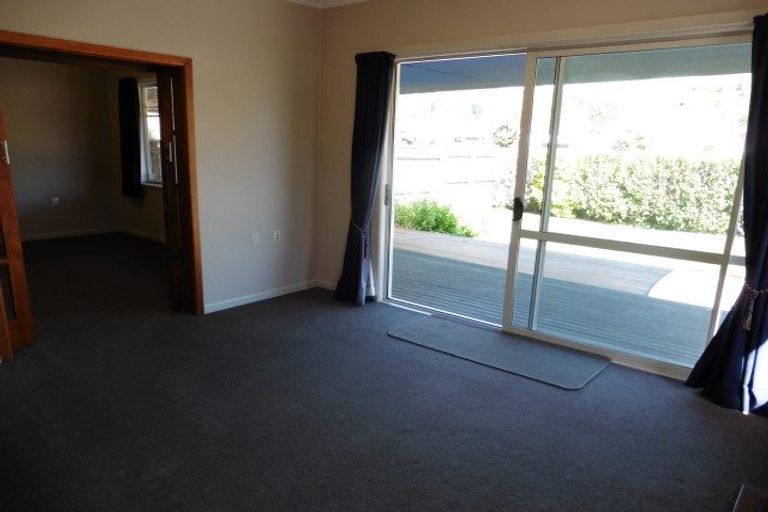 Photo of property in 4 Anderson Road, Taradale, Napier, 4112