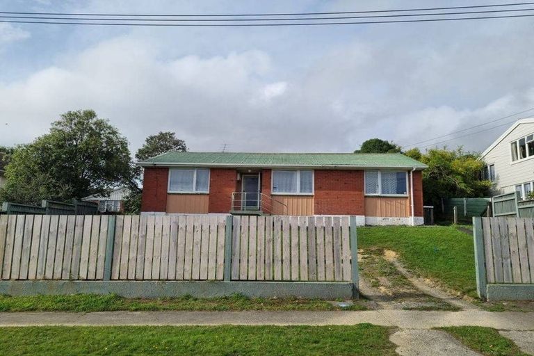 Photo of property in 3 Aberfeldy Street, Cannons Creek, Porirua, 5024