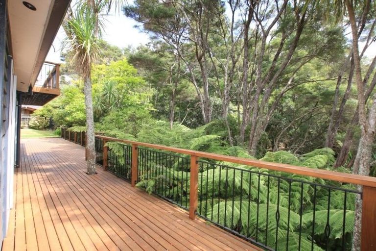 Photo of property in 23b West Lynn Road, Titirangi, Auckland, 0604
