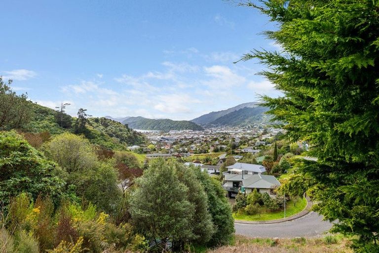 Photo of property in 16 Webster Place, Picton, 7220