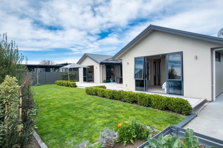 Photo of property in 8 Devine Close, Havelock North, 4130