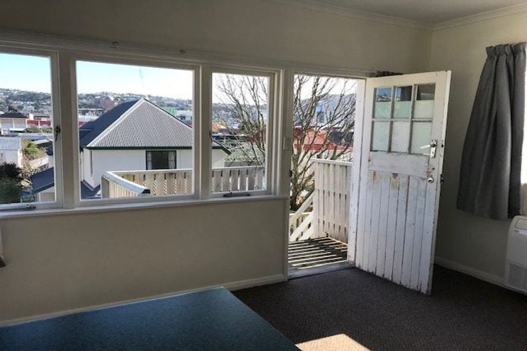 Photo of property in 132 Brougham Street, Mount Victoria, Wellington, 6011