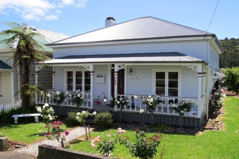 Photo of property in 80 Watt Street, Coromandel, 3506