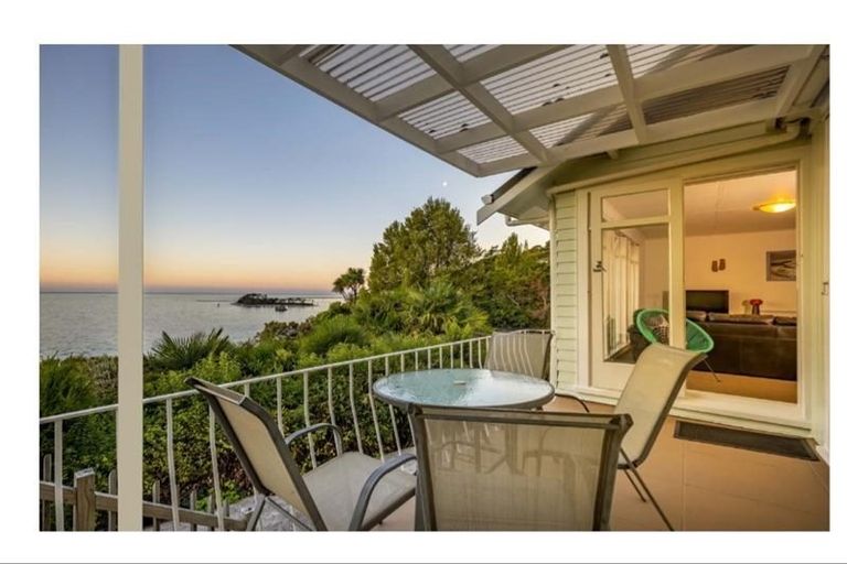 Photo of property in 3 Grenville Terrace, Moana, Nelson, 7011