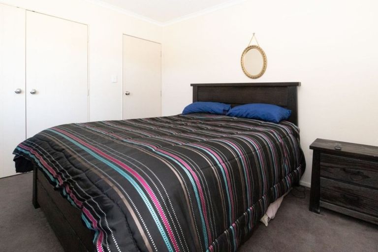 Photo of property in 59a Hewlett Road, Massey, Auckland, 0614