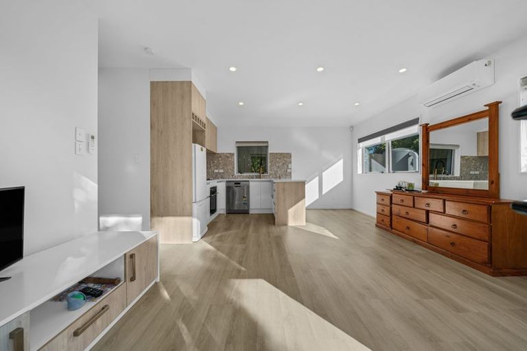 Photo of property in 14 Hurstbourn Priors, Goodwood Heights, Auckland, 2105