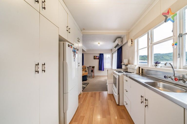 Photo of property in 52 Russell Road, Wainuiomata, Lower Hutt, 5014