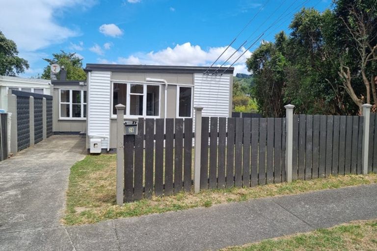 Photo of property in 28 Davidson Crescent, Tawa, Wellington, 5028