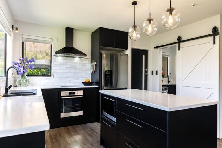Photo of property in 1058 Queen Charlotte Drive, Linkwater, Picton, 7281