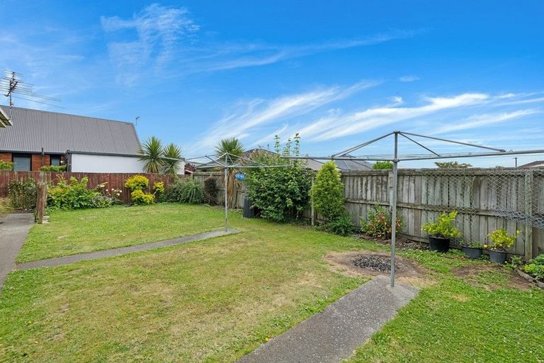 Photo of property in 2/272 Main North Road, Redwood, Christchurch, 8051