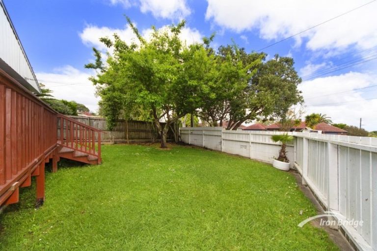 Photo of property in 1/29 Humphrey Kemp Avenue, Henderson, Auckland, 0612