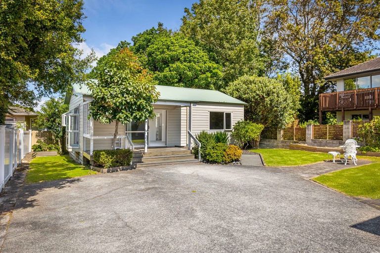 Photo of property in 31 Covil Avenue, Te Atatu South, Auckland, 0610