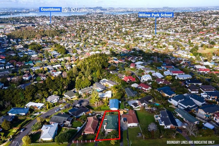Photo of property in 135 Coronation Road, Hillcrest, Auckland, 0627