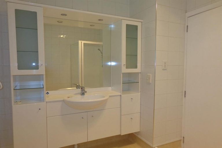 Photo of property in 35 Lochee Road, Upper Riccarton, Christchurch, 8041