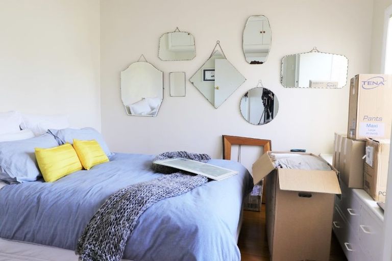 Photo of property in 95 Stanley Point Road, Stanley Point, Auckland, 0624