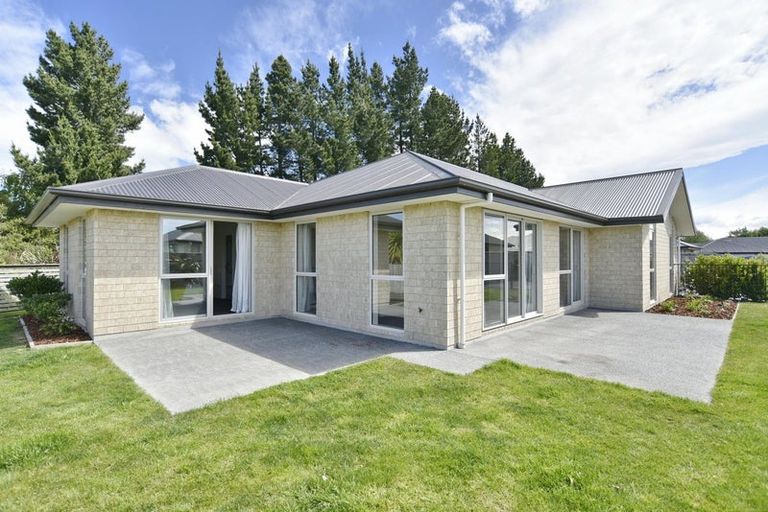 Photo of property in 12 Willowby Lane, Rangiora, 7400