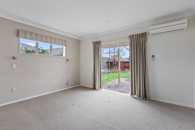 Photo of property in 33 Cate Road, Rototuna North, Hamilton, 3210