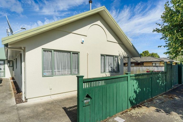 Photo of property in 44 South Street, West End, Palmerston North, 4410